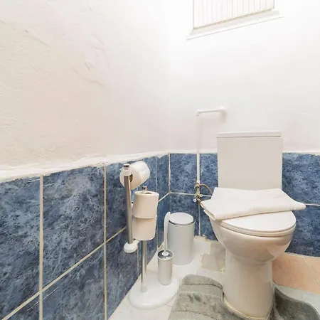 Central Flat With Balcony And Terrace In Muratpasa Antalya