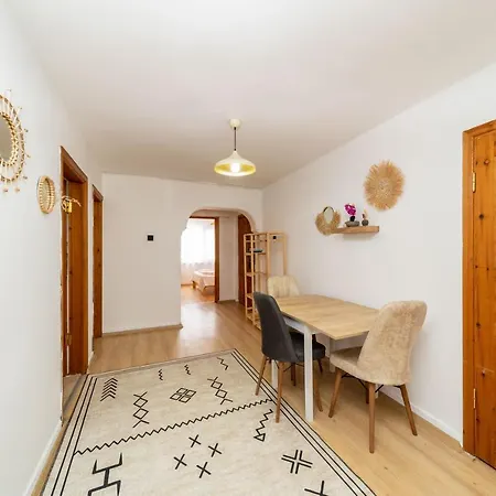Apartment Central Flat With Balcony And Terrace In Muratpasa