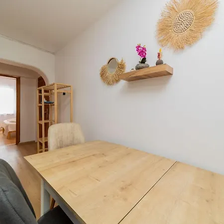 Apartment Central Flat With Balcony And Terrace In Muratpasa *