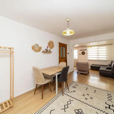 Apartment Central Flat With Balcony And Terrace In Muratpasa Antalya