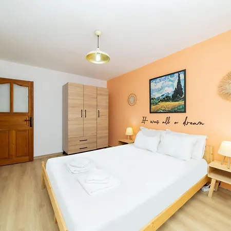 Central Flat With Balcony And Terrace In Muratpasa Apartment