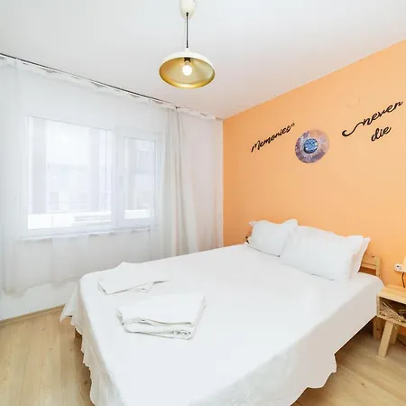 Central Flat With Balcony And Terrace In Muratpasa Antalya