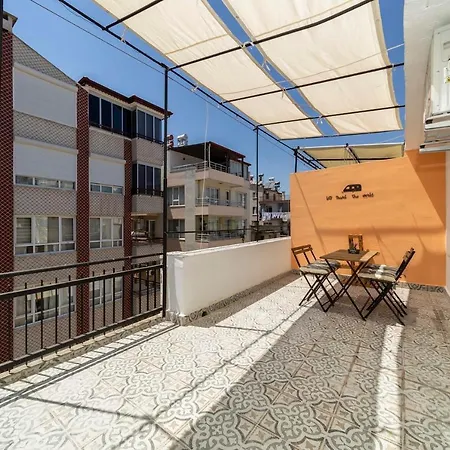 Central Flat With Balcony And Terrace In Muratpasa Antalya